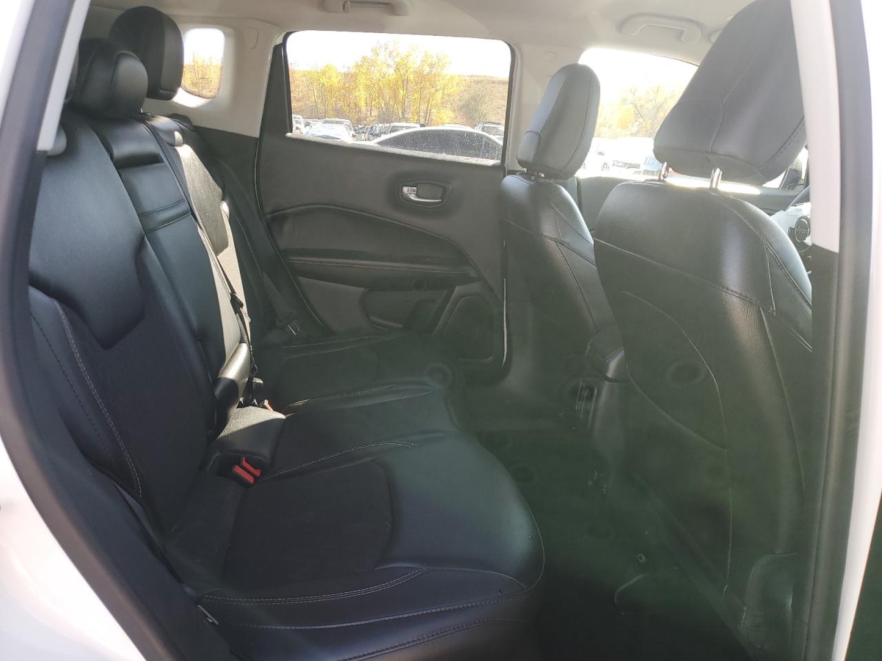 2018 Jeep Compass - Image 11