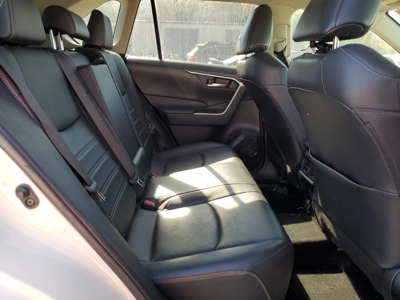 2019 Toyota RAV 4 - Image 11