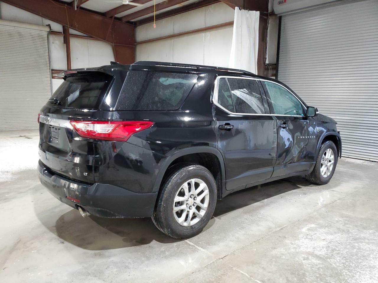 2021 Chevrolet Traverse - Image 3