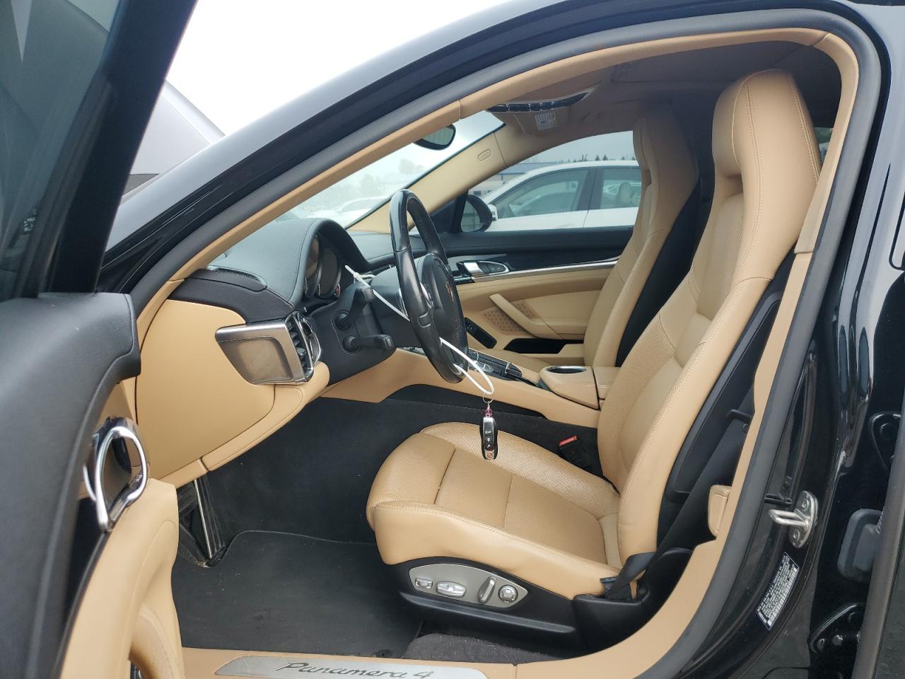 WP0AA2A77GL002961 2016 Porsche Panamera 2