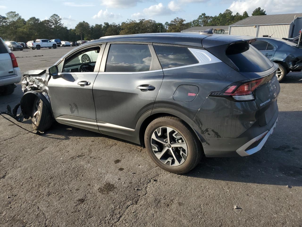 2024 Kia Sportage - Image 2