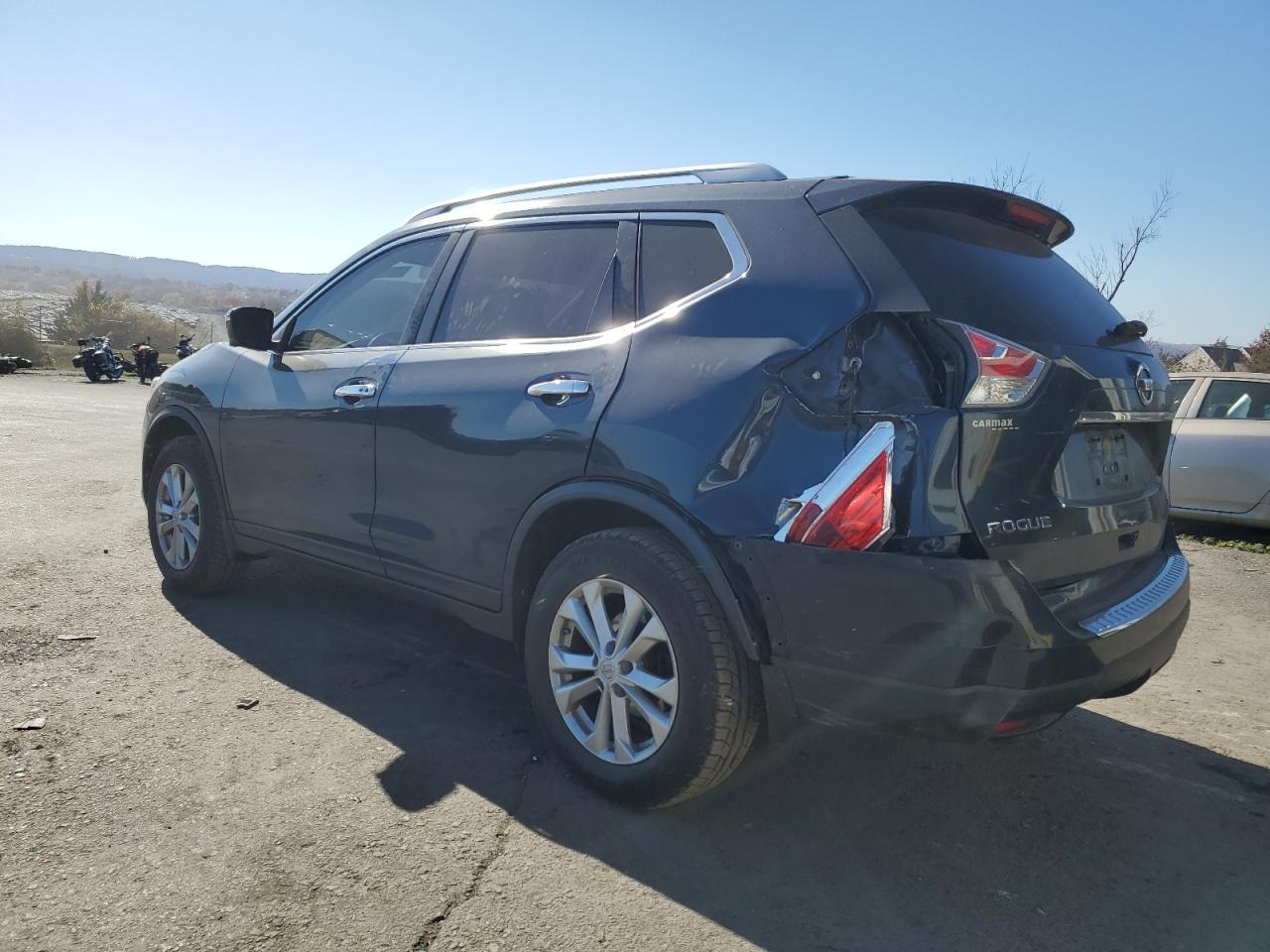 2016 Nissan Rogue - Image 2