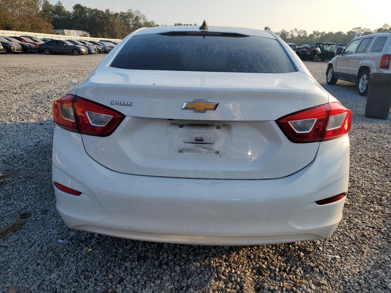 1G1BC5SM7K7104002 2019 Chevrolet Cruze Ls