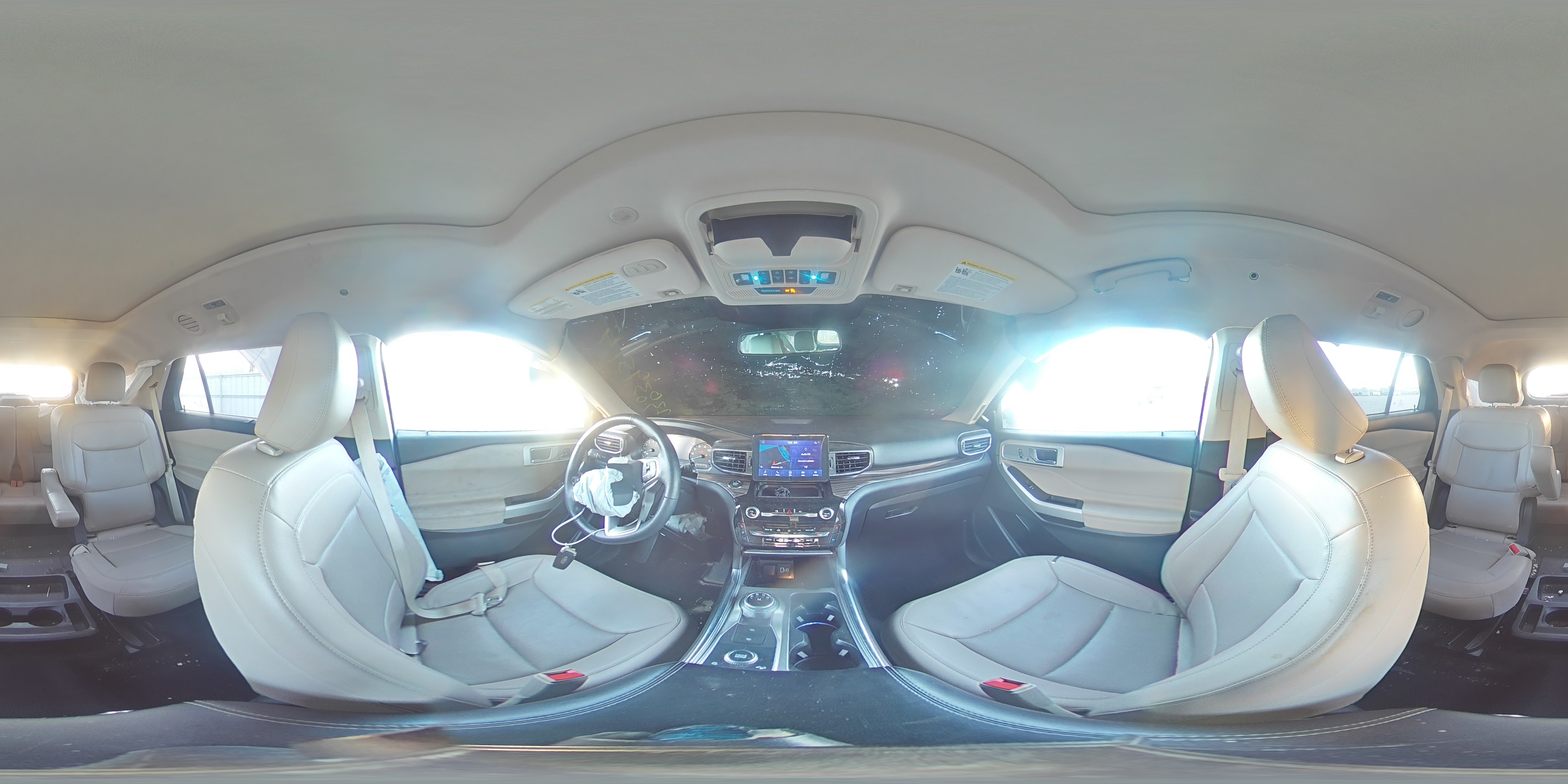 2021 Ford Explorer - Image 13