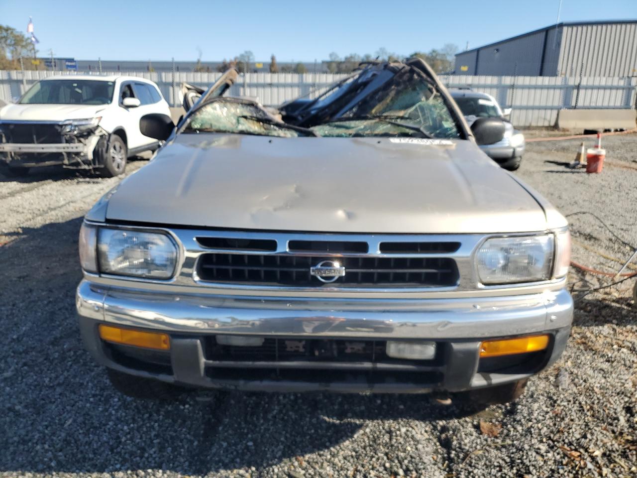 1996 Nissan Pathfinder - Image 5