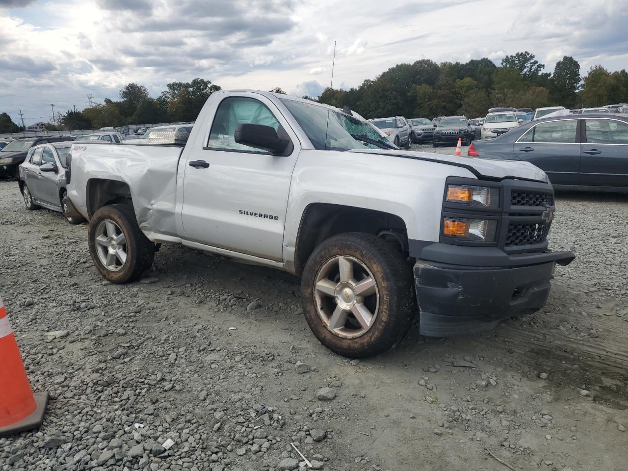 2015 Chevrolet Silverado - Image 4