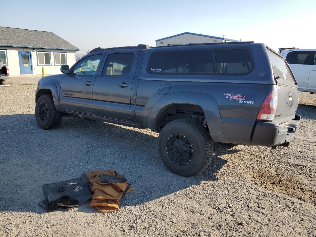 2011 Toyota Tacoma - Image 2