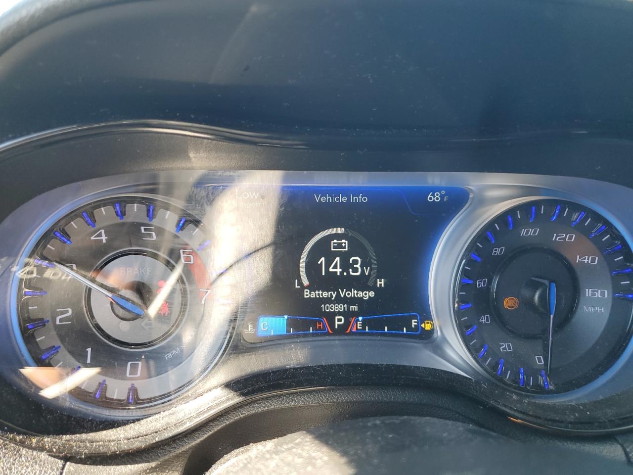 2018 Chrysler 300 - Image 9