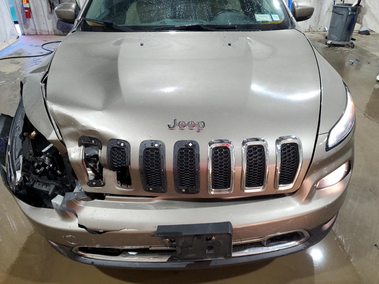 2016 Jeep Grand Cherokee - Image 12