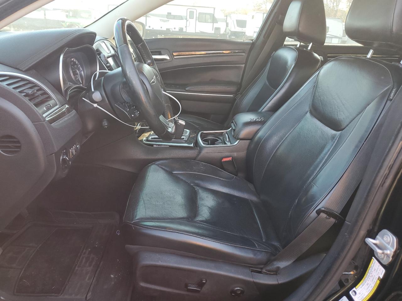 2016 Chrysler 300 - Image 7