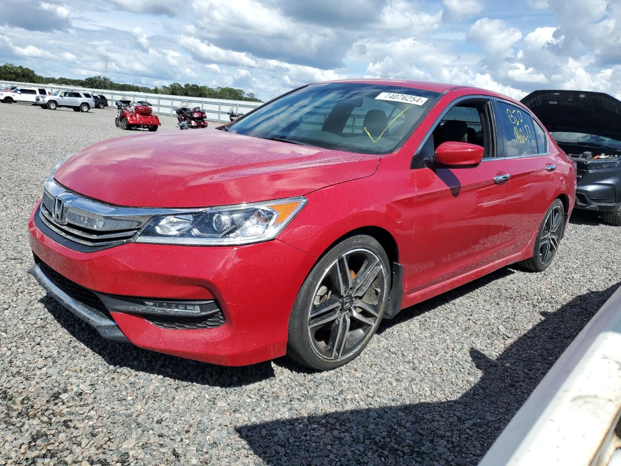 1HGCR2F12HA240026 2017 HONDA ACCORD - Image 1