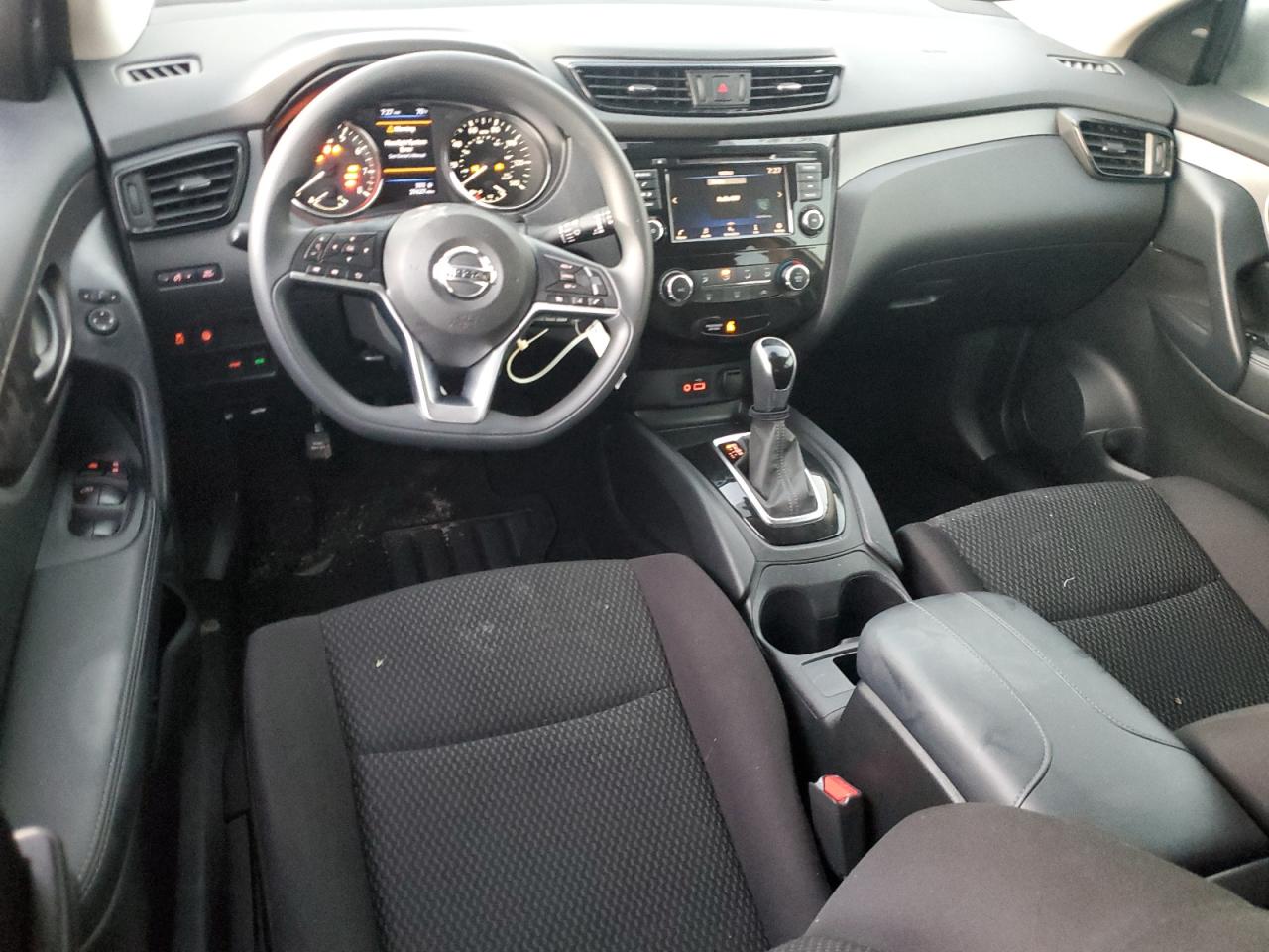 2020 Nissan Rogue - Image 8