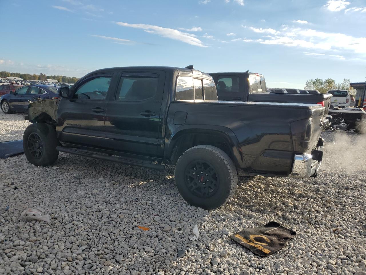 VIN 5TFAZ5CN2HX030747 2017 TOYOTA TACOMA no.2