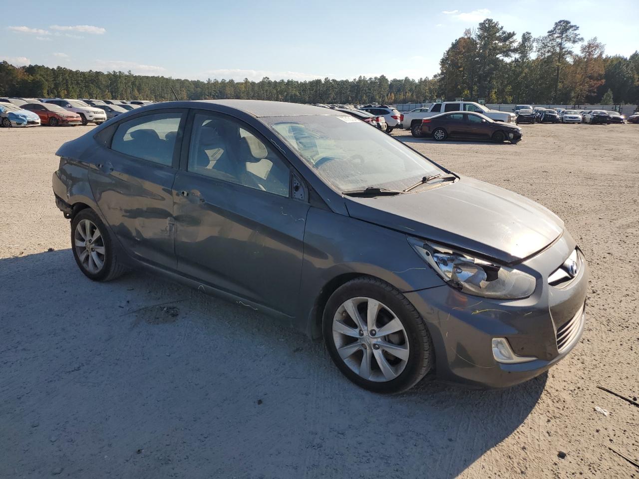 2013 Hyundai Accent - Image 4