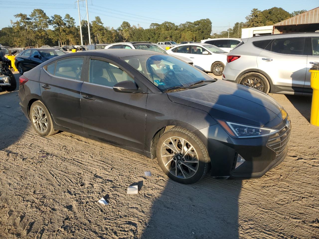 2020 Hyundai Elantra - Image 4