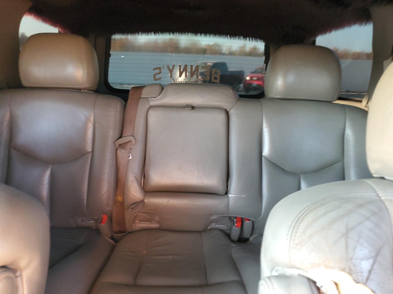 2003 Chevrolet Tahoe - Image 10
