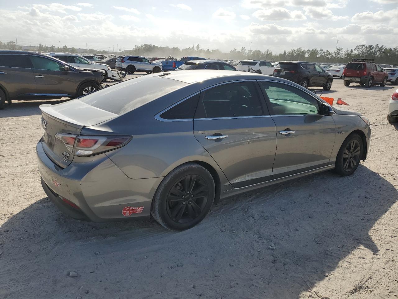 2017 Hyundai Sonata - Image 3