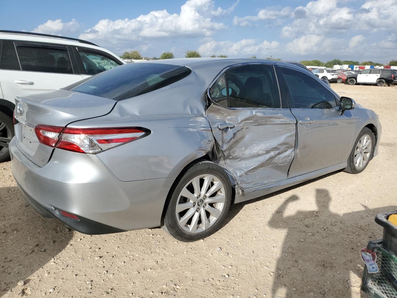 VIN 4T1B11HK6JU150251 2018 TOYOTA CAMRY no.3