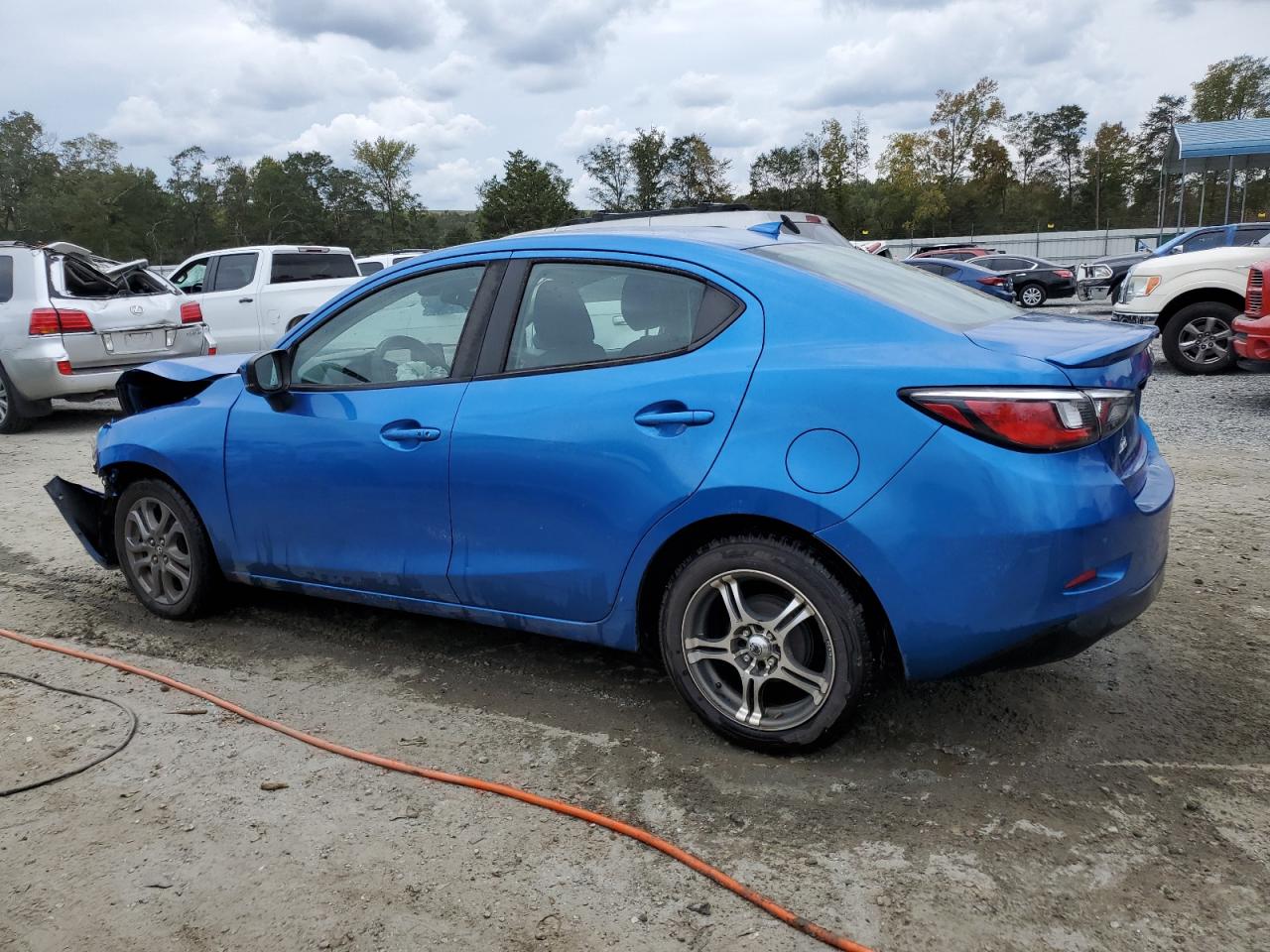 2019 Toyota Yaris - Image 2