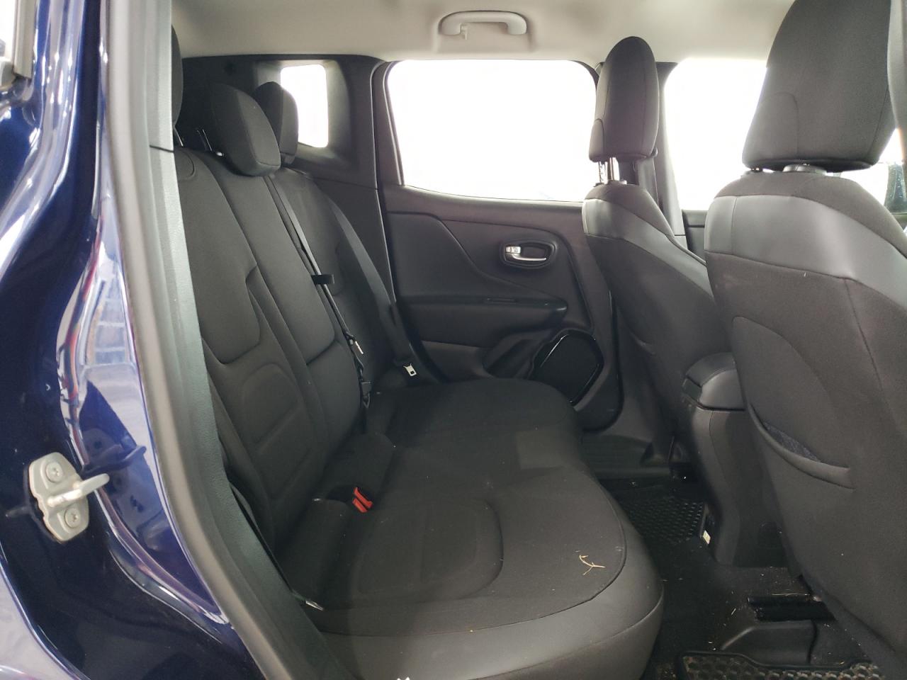 2017 Jeep Renegade - Image 11