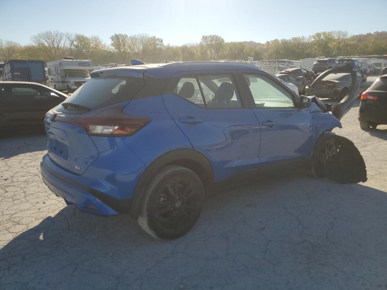2022 Nissan Kicks - Image 3