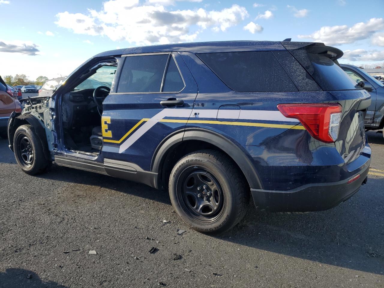 2020 Ford Explorer - Image 2