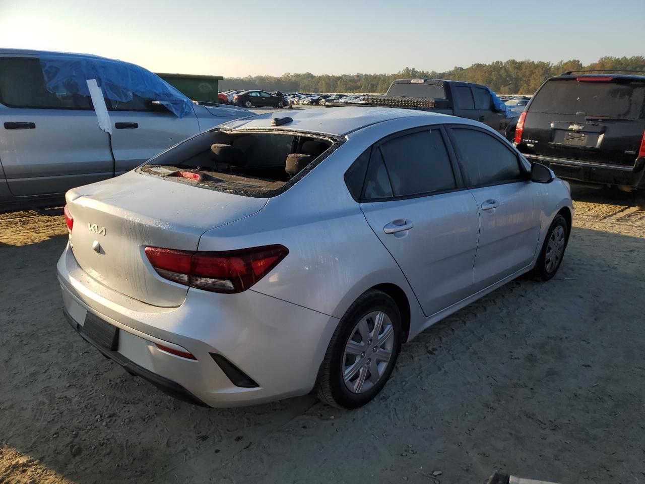 2023 Kia Rio - Image 3