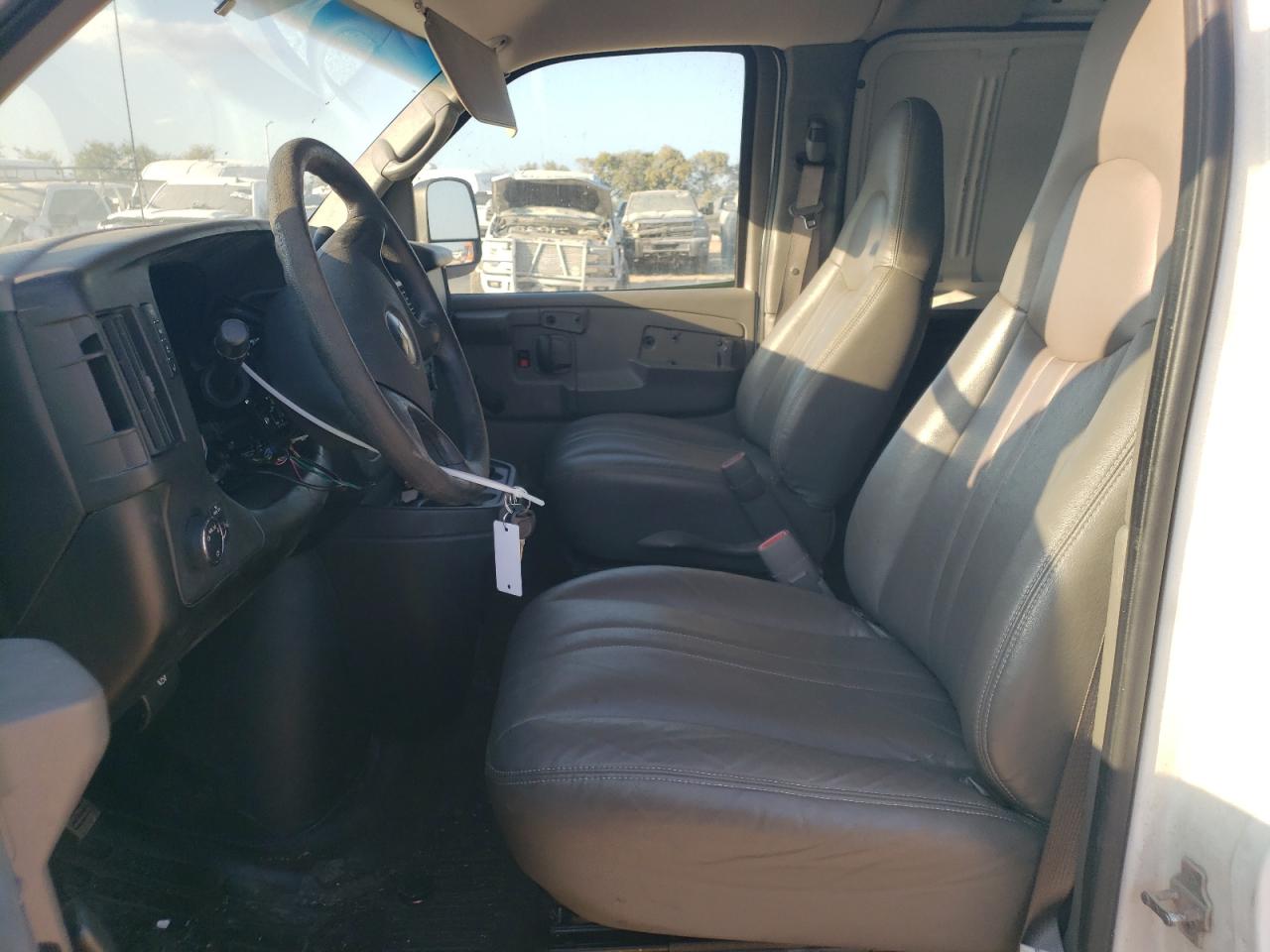 2009 Chevrolet Express - Image 7