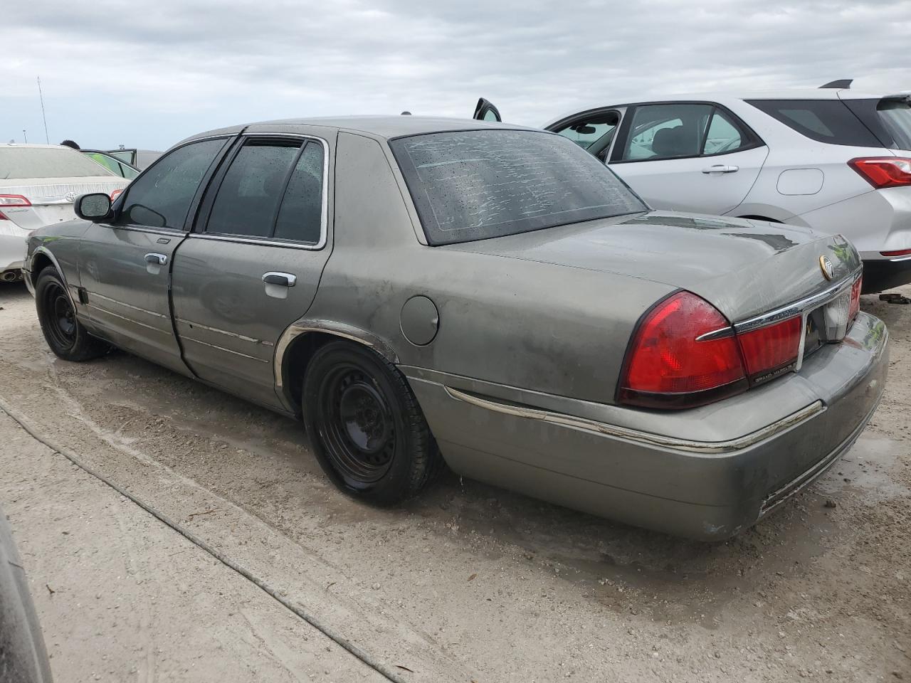 2000 Mercury Grand Marquis - Image 2