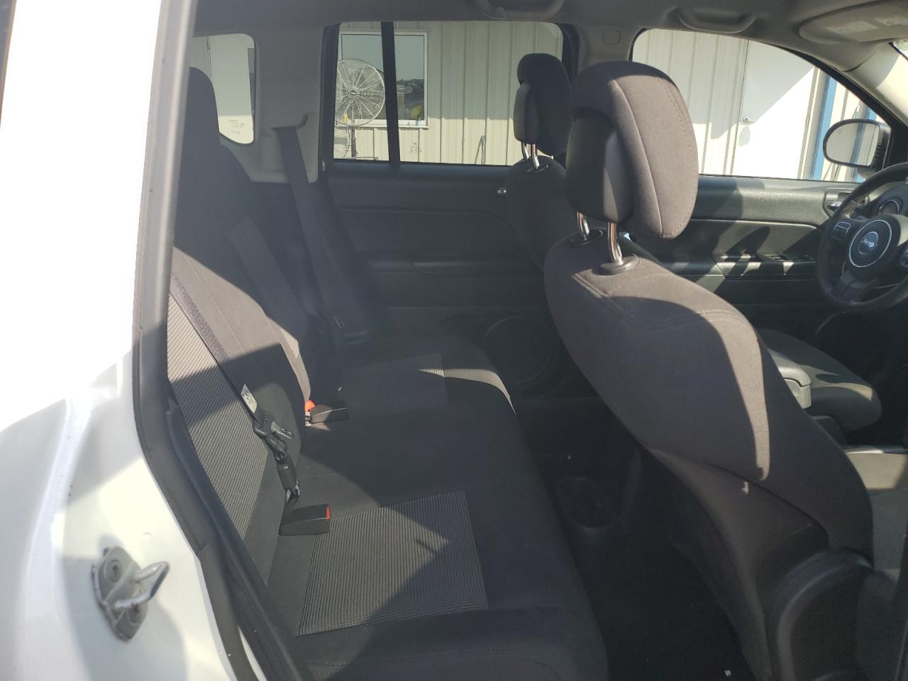 2011 Jeep Compass - Image 11