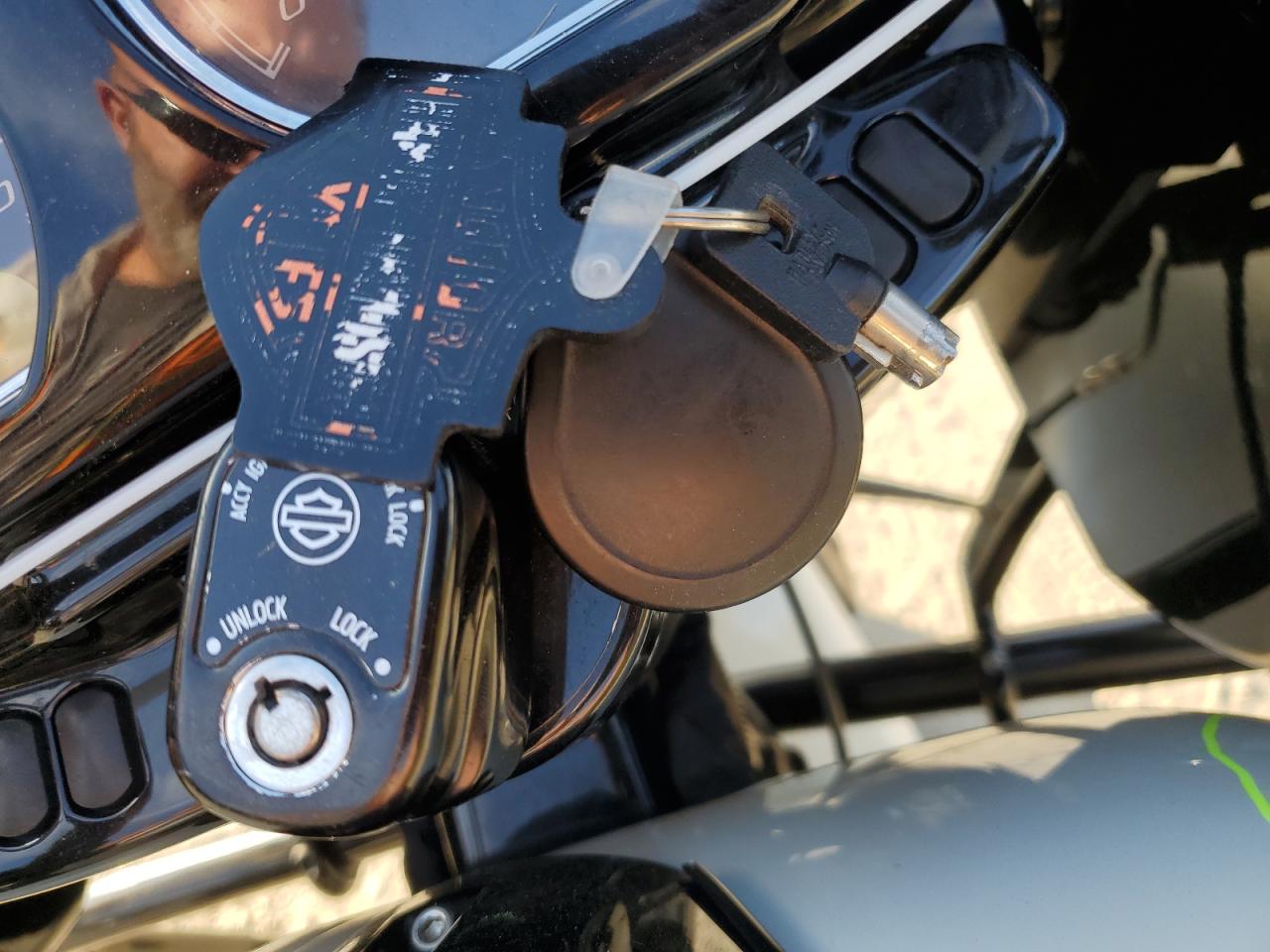 2018 Harley-Davidson Fltrxs Road Glide Special VIN: 1HD1KTC16JB671939 Lot: 74687004