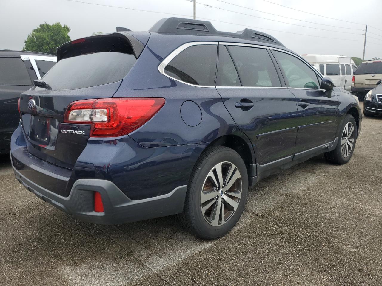 2018 Subaru Outback - Image 3