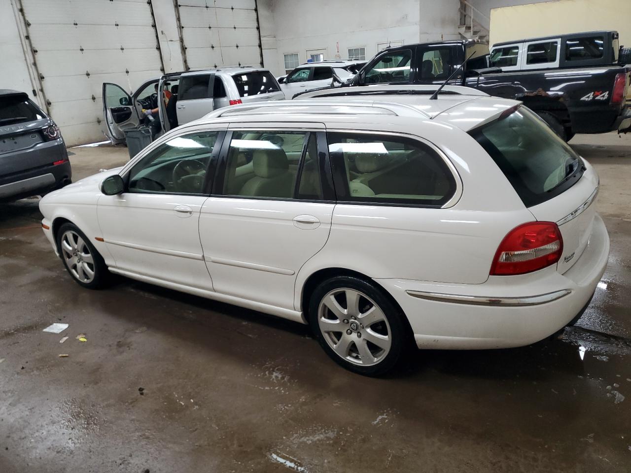 2005 Jaguar X-Type - Image 2