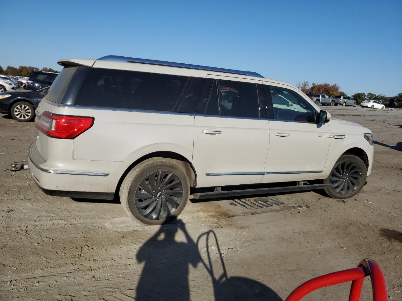 2020 Lincoln Navigator - Image 3