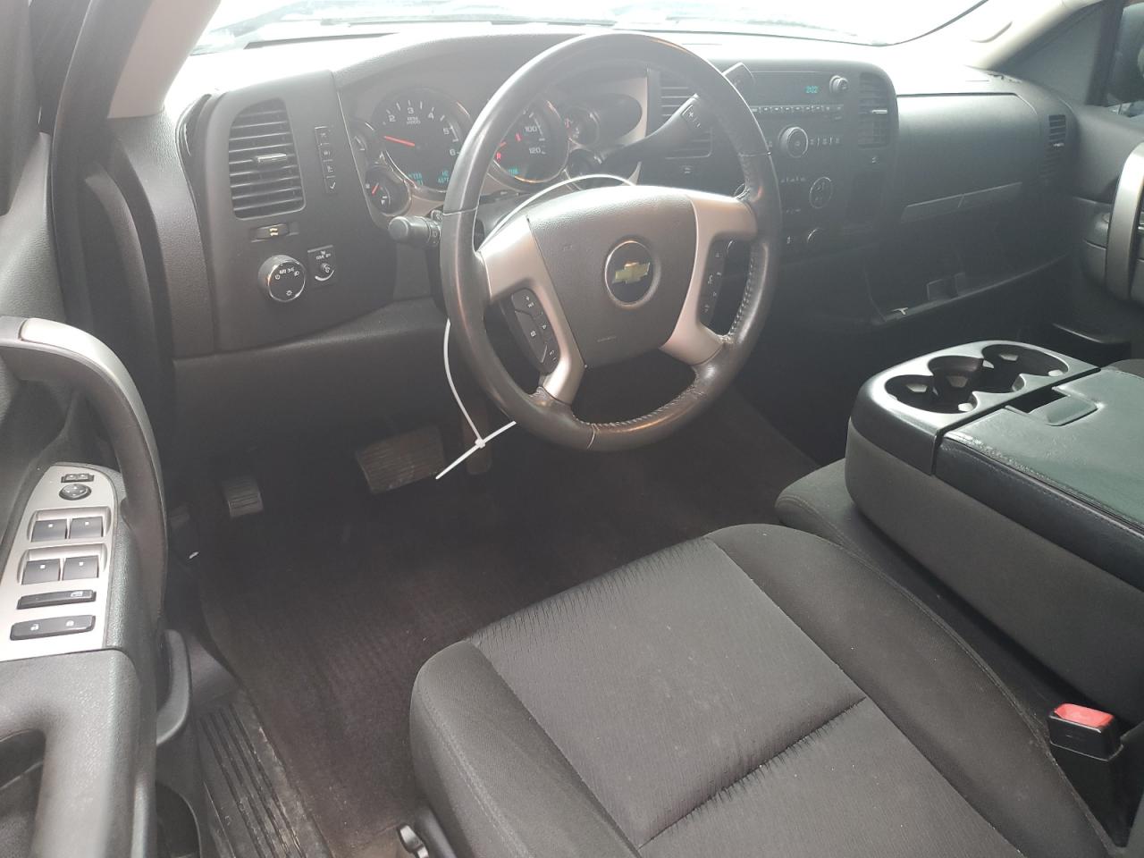 2013 Chevrolet Silverado - Image 8