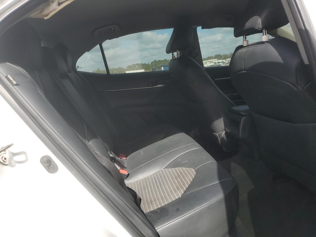 2019 Toyota Camry - Image 10