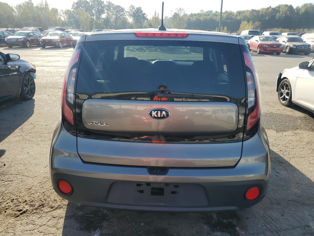 KNDJN2A28J7524779 2018 Kia Soul