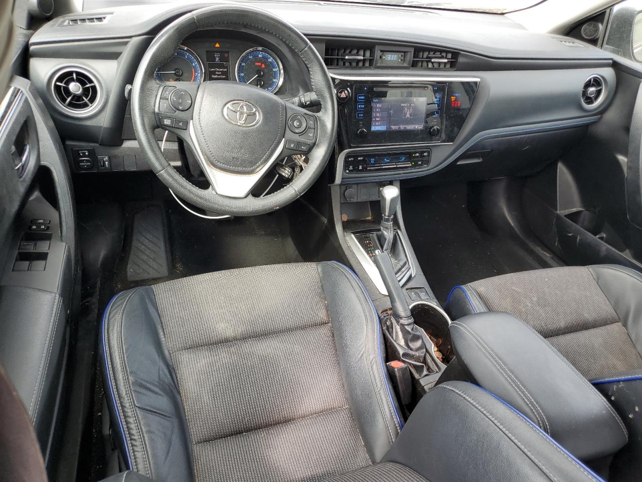 5YFBURHE9KP917979 2019 Toyota Corolla L