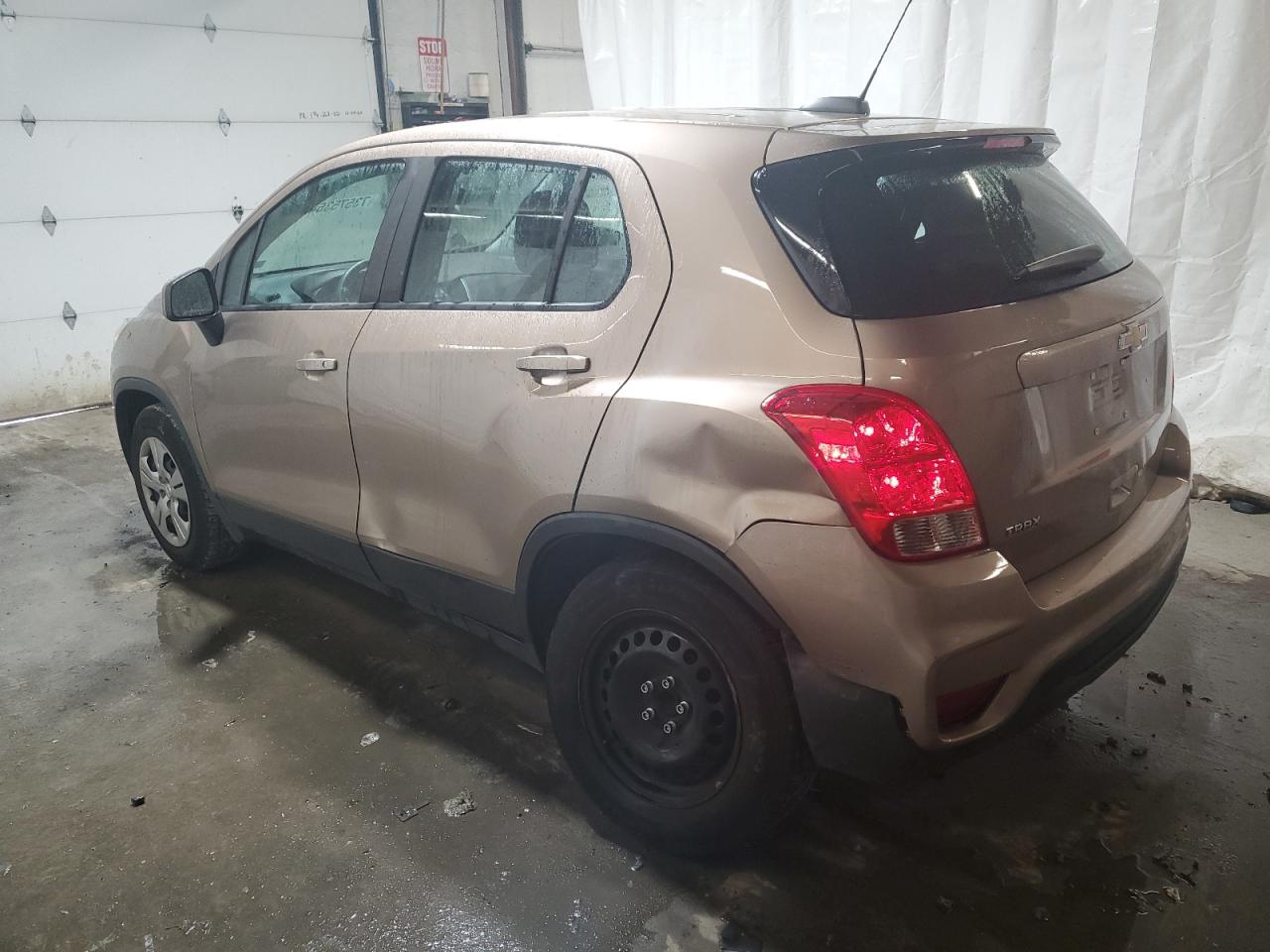 3GNCJKSB8JL191358 2018 CHEVROLET TRAX - Image 2