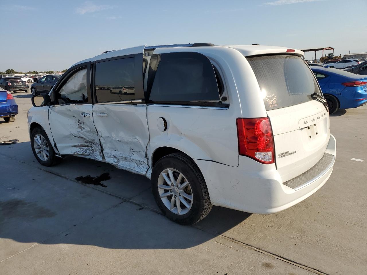 2019 Dodge Caravan - Image 2
