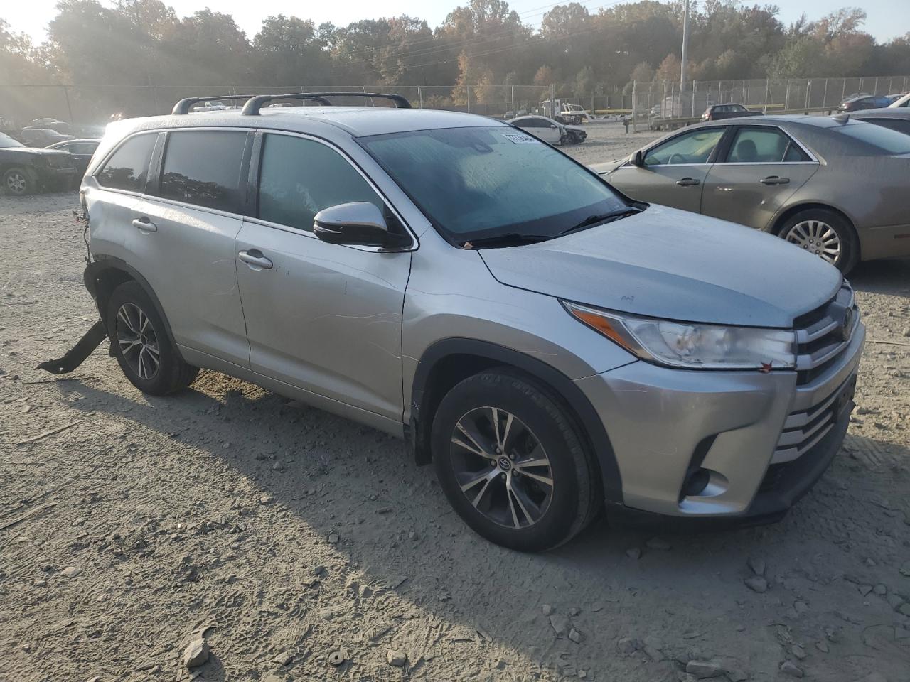 2017 Toyota Highlander - Image 4