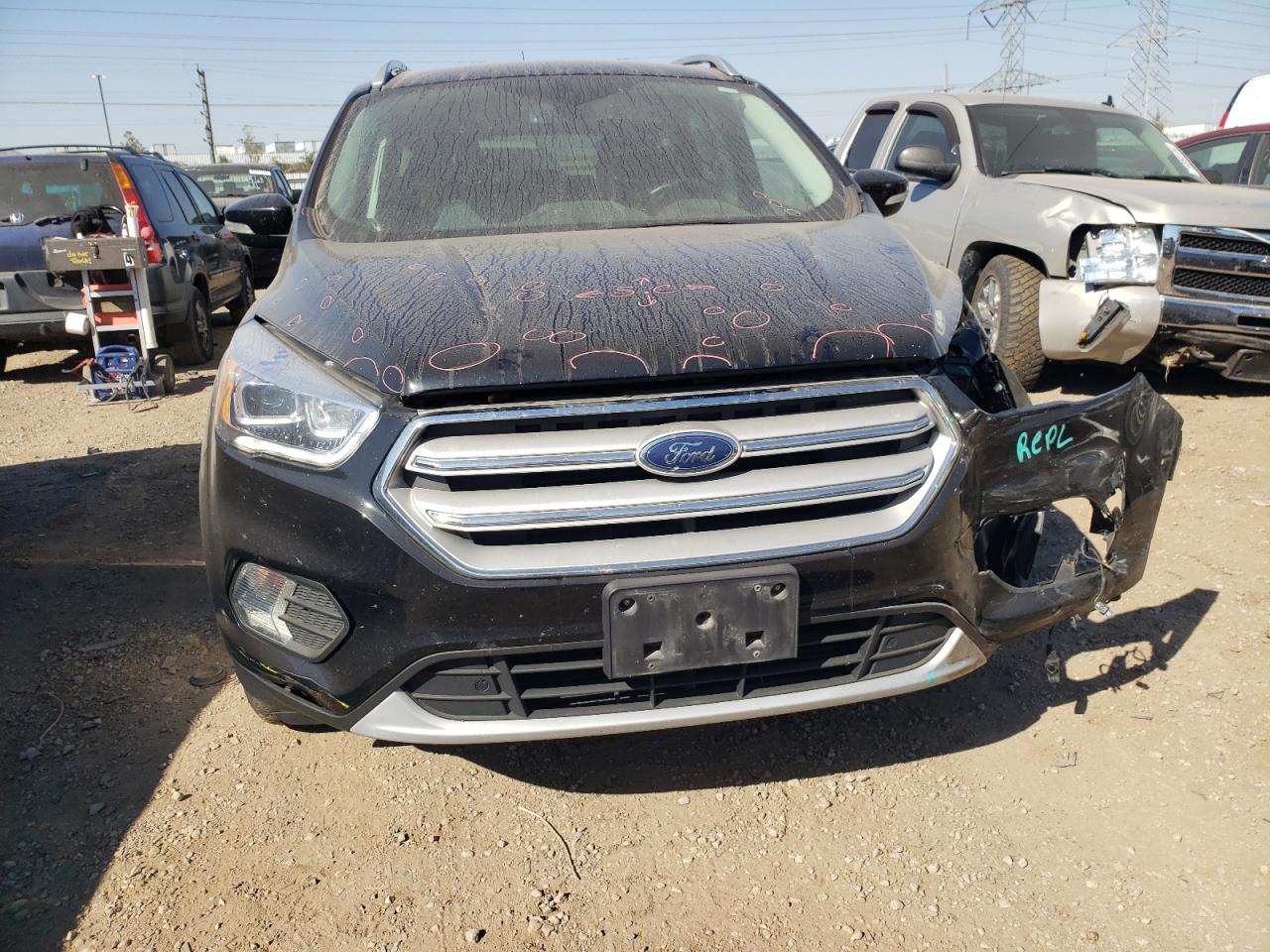 1FMCU9J90KUA26415 2019 Ford Escape Titanium