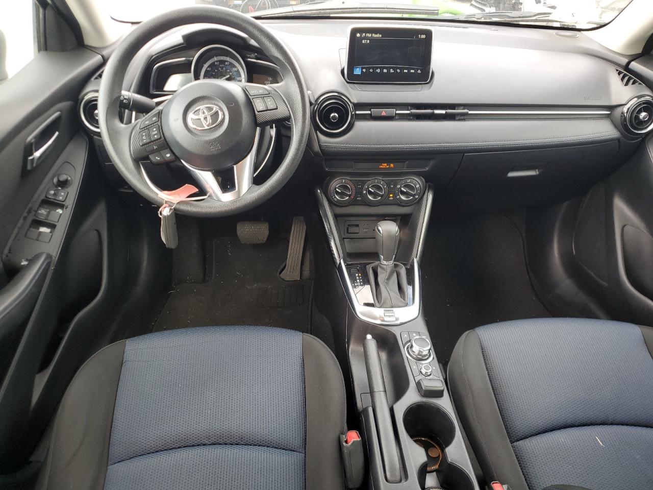 3MYDLBYV2JY304573 2018 Toyota Yaris Ia