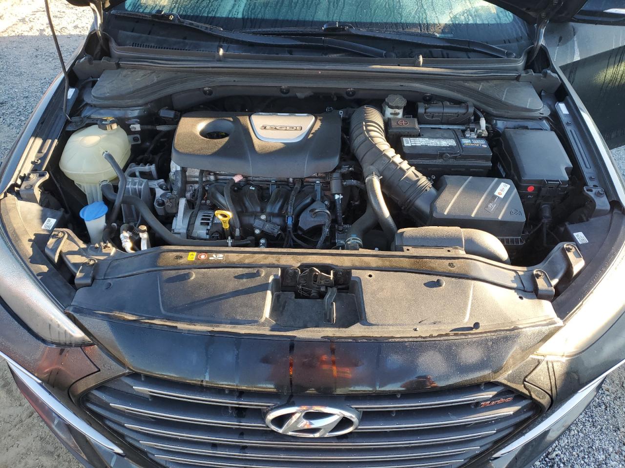 2018 Hyundai Elantra - Image 12