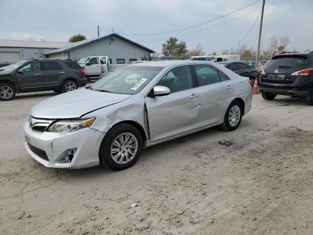  TOYOTA CAMRY 2014 Srebrny