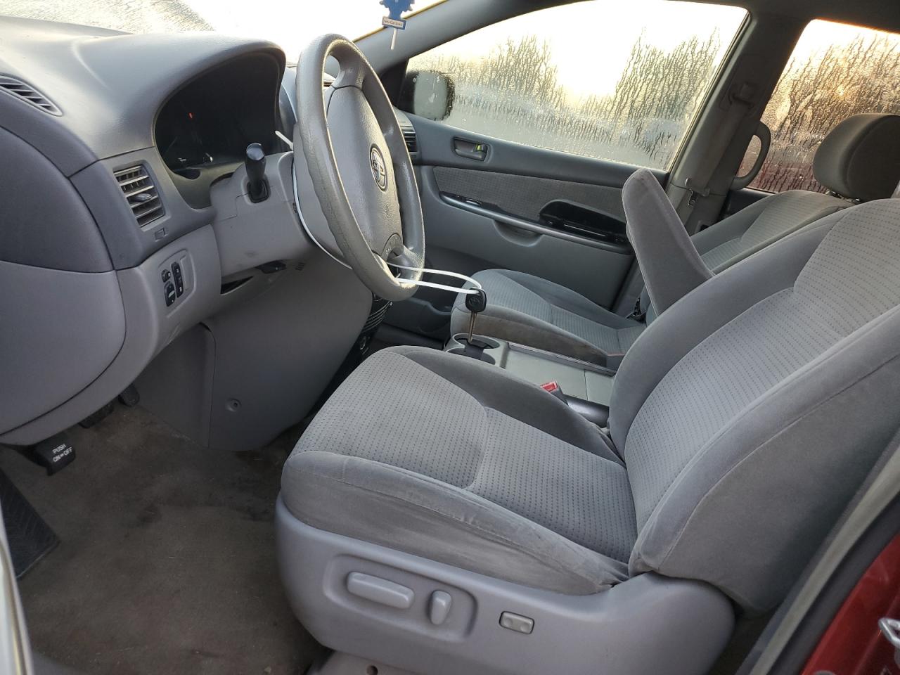 2006 Toyota Sienna - Image 7