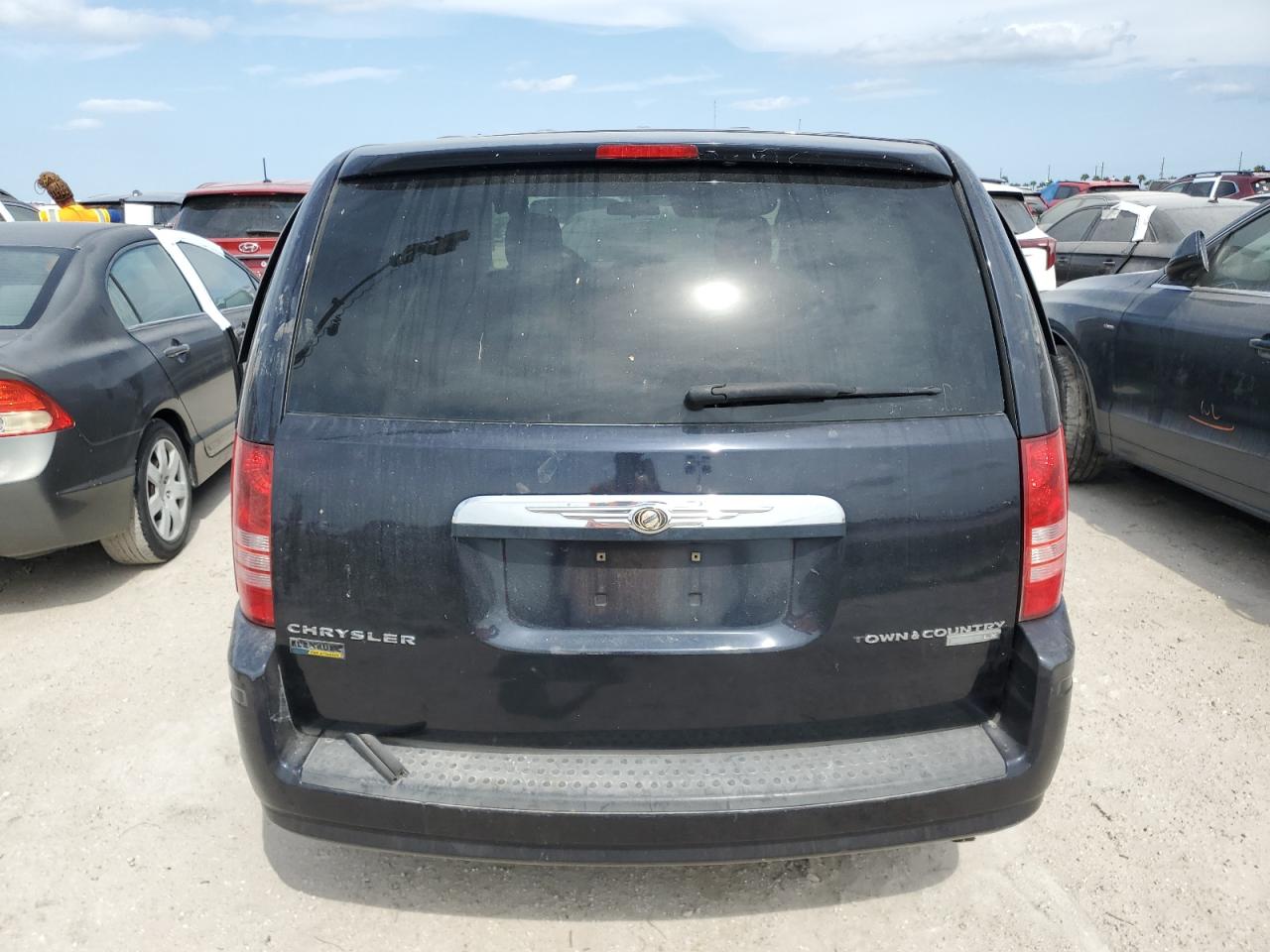 2010 Chrysler Town & Country Lx VIN: 2A4RR4DE2AR142815 Lot: 76402224