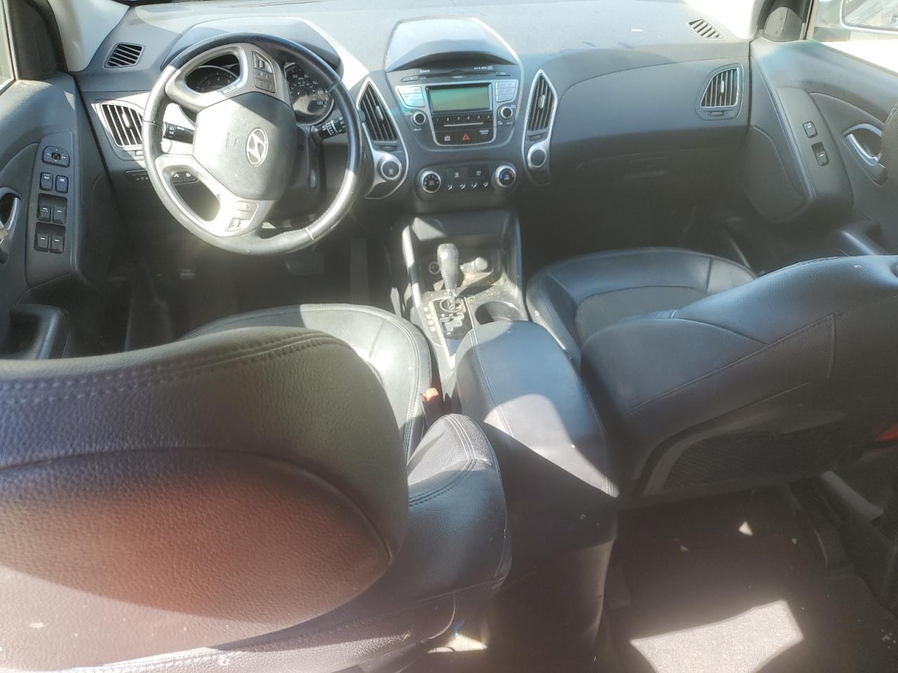 2012 Hyundai Tucson - Image 8