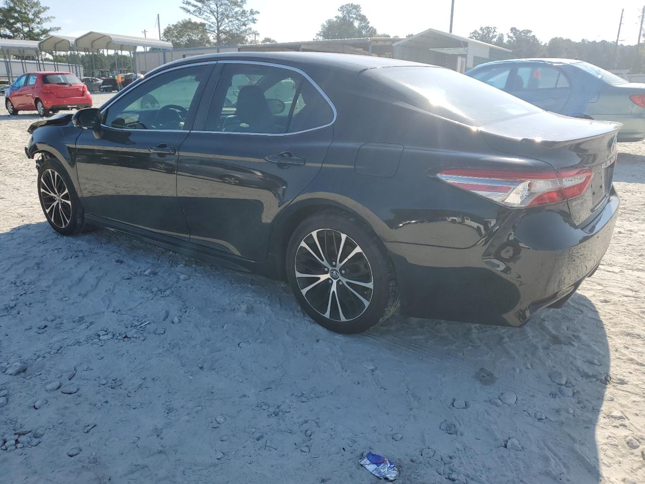 4T1B11HK1JU158631 2018 TOYOTA CAMRY - Image 2