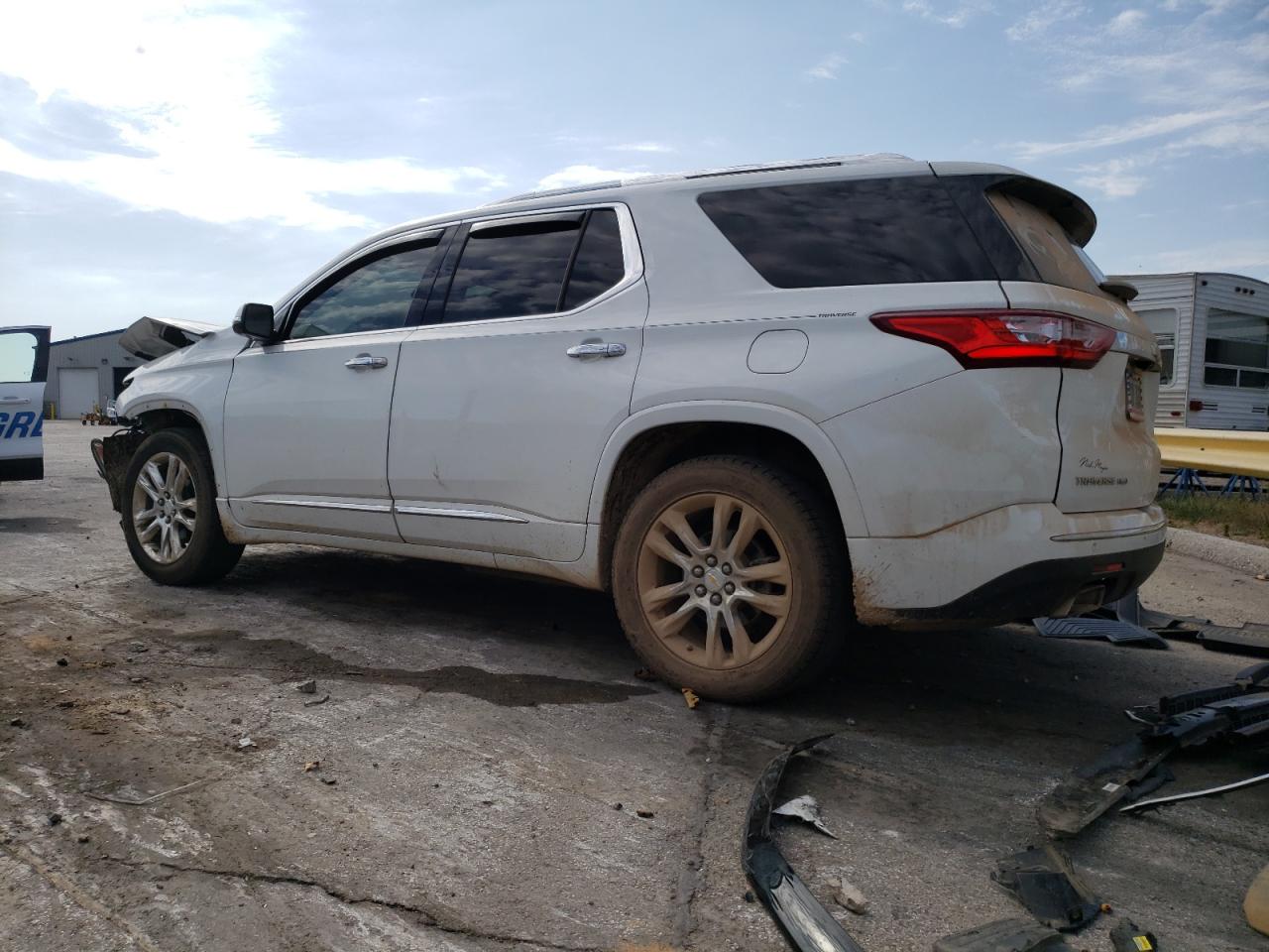 2020 Chevrolet Traverse - Image 2